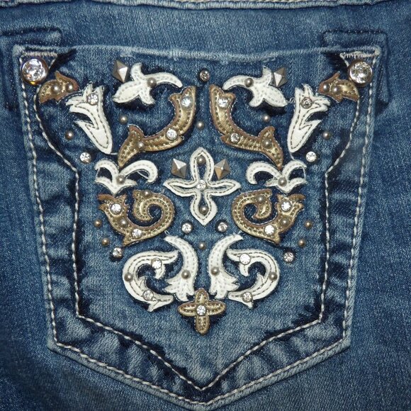 Miss Me Leather & Stud Embellished Back Pockets JPS395P2  Capri Jeans Sz 30 - Picture 2 of 9